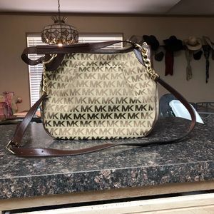 Michael Kors crossbody purse with shoulder strap